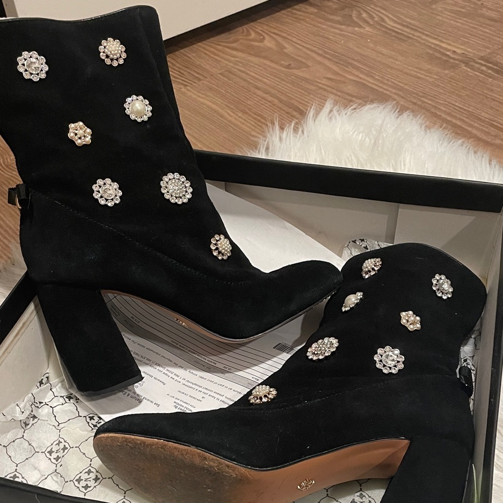 ✨💖Nanette Lepore Black Heeled Boots with Pearl Embellishments - Picture 3 of 9